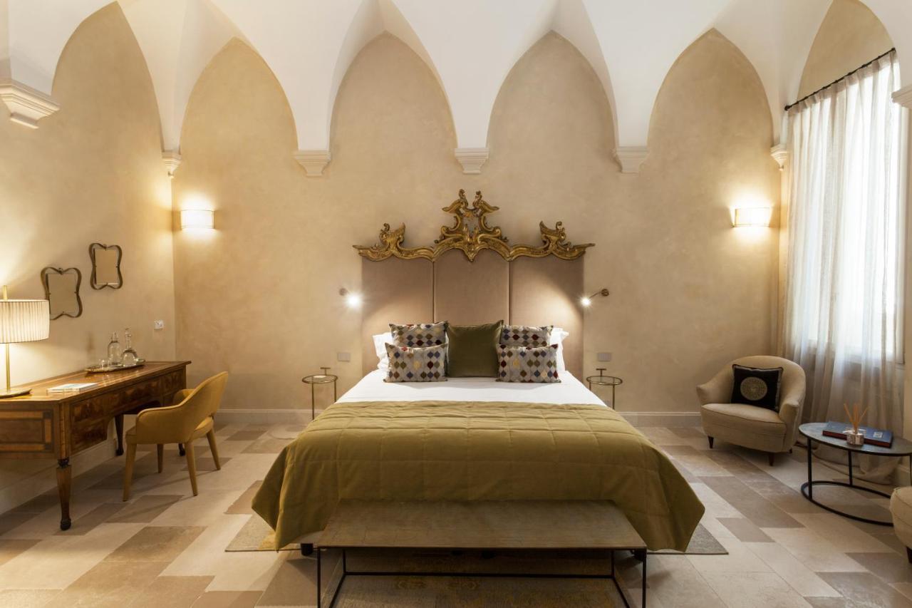 Palazzo Maresgallo Suites & Spa Lecce Buitenkant foto